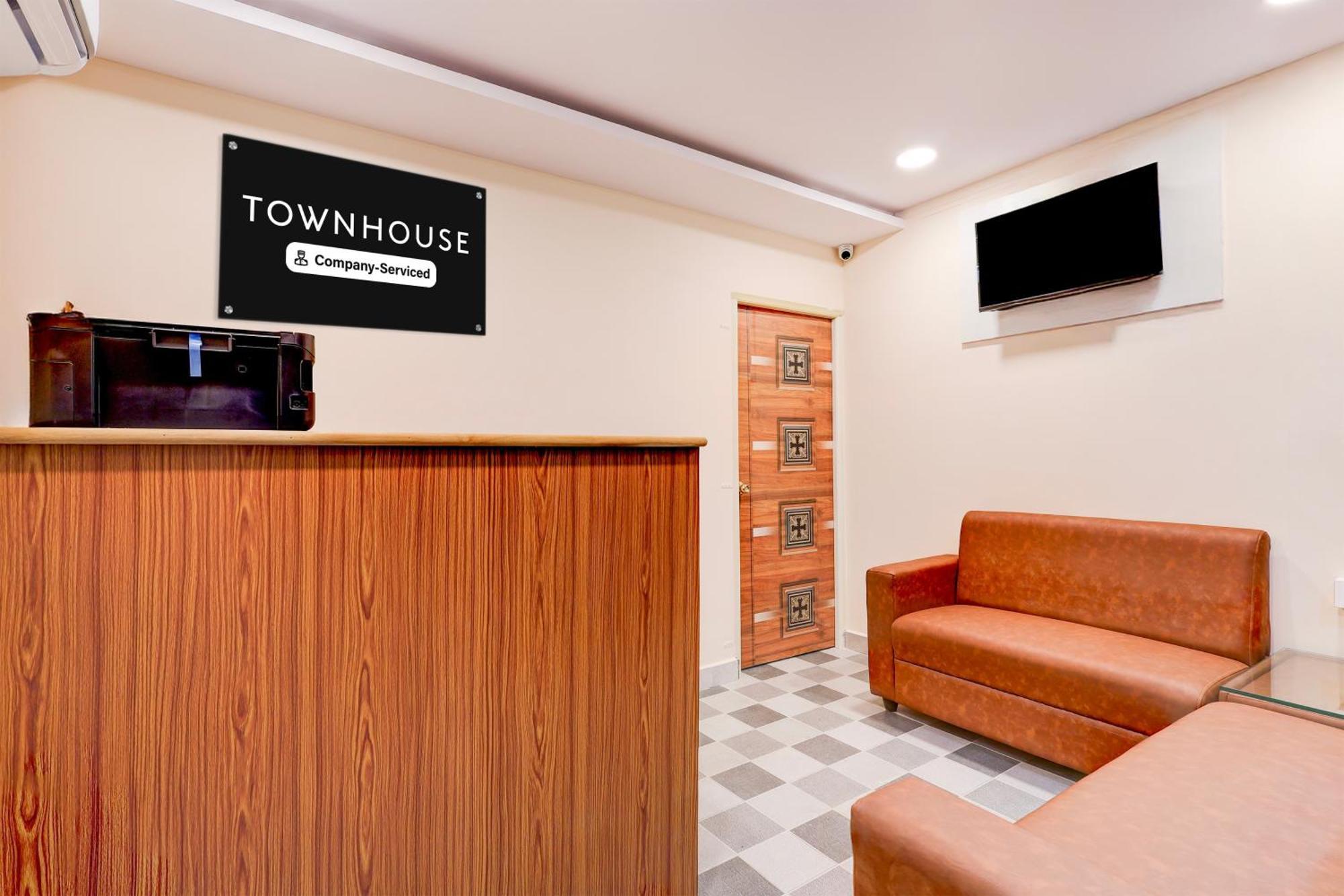 Super Townhouse Mvp Sector With Kailasagiri Hill View Pedda Waltair Exterior foto